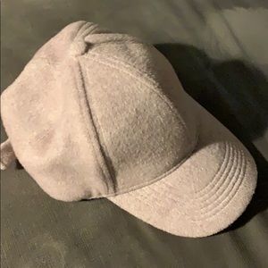Light beige/pink wool baseball hat